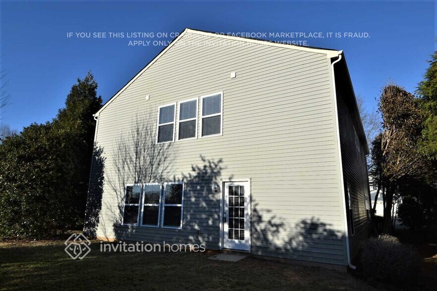 Building Photo - 1040 Sapphire Dr