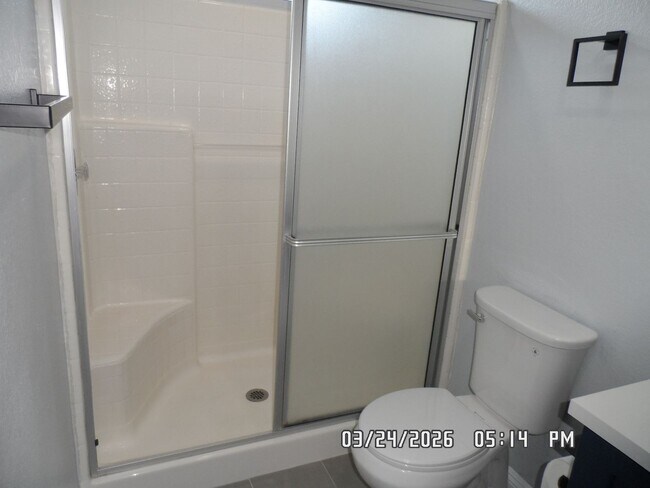 Building Photo - 3 Bedrooms, 2 Bathrooms, approx. 1112 sq. ft., 2 Car Garage, Solar Panels, Internet Included. Clo...