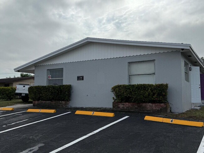 Building Photo - Charming 1-Bedroom Gem in Fort Lauderdale
