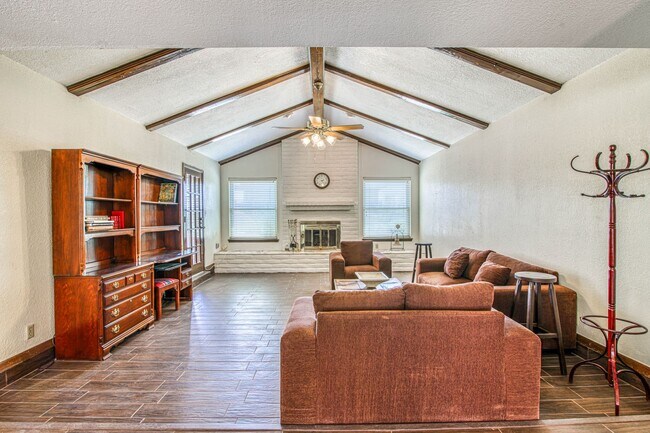 Building Photo - Beautiful 1-story southwestern-style home in west El Paso