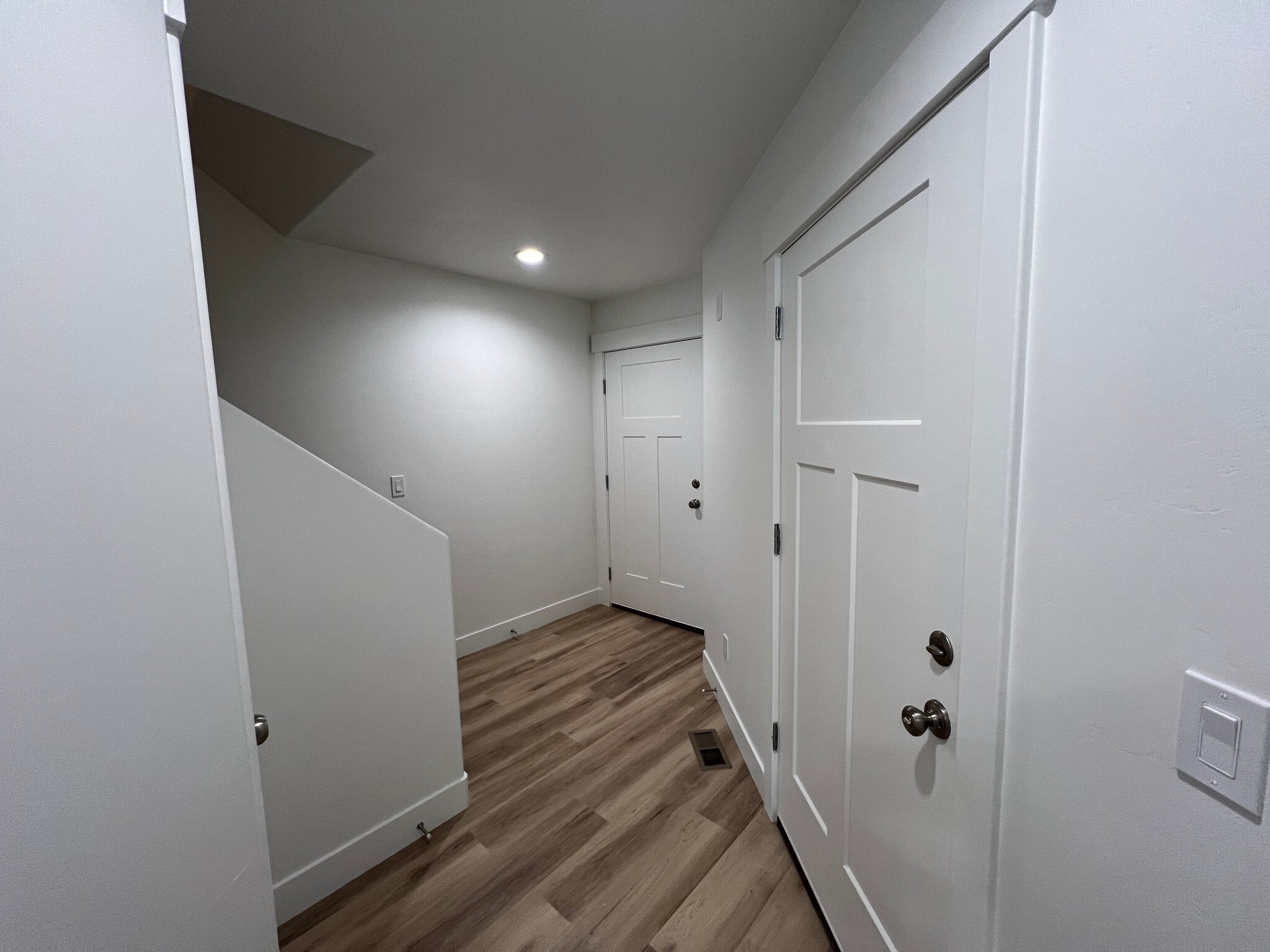 Building Photo - 447 E 625 S