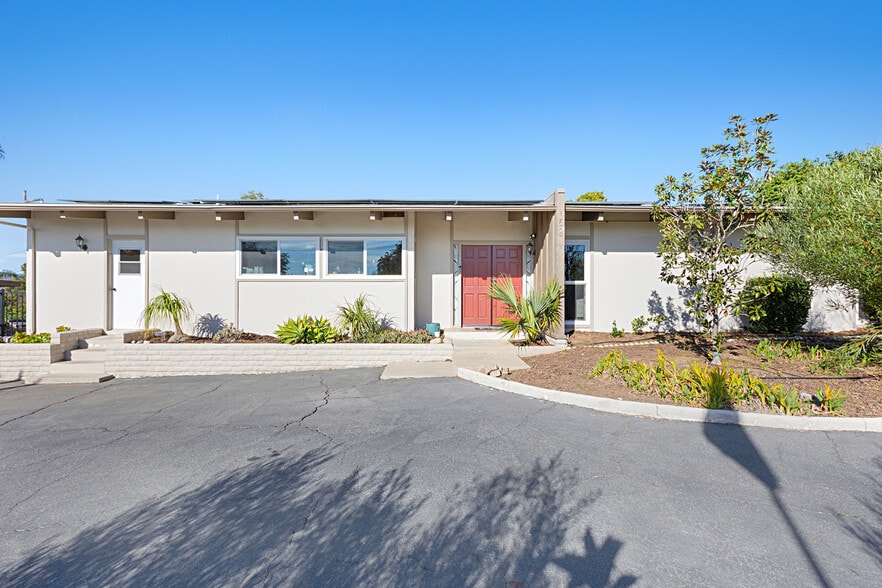 Building Photo - 1720 Via Entrada