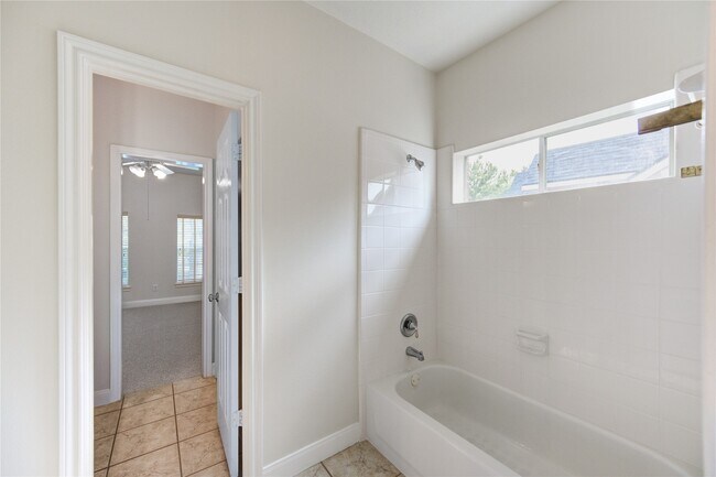 Building Photo - 22926 Emily Trace Ln