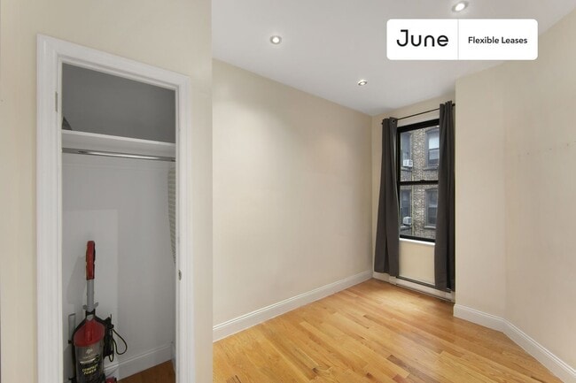 Building Photo - 235 W 109th St