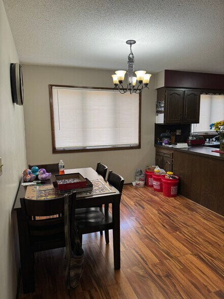 Building Photo - 422 Commodore Dr