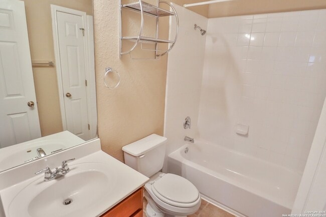 Building Photo - 830 Campion Red