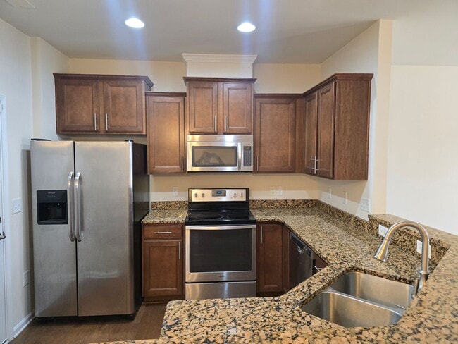 Building Photo - 111 Tuftin Dr