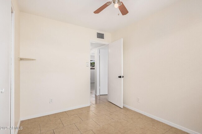 Building Photo - 2409 W Cortez St