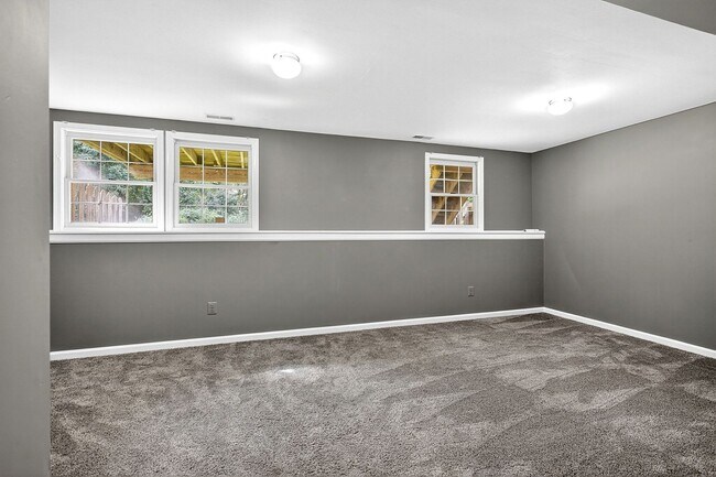 Building Photo - Charming Limestone Hills West Townhome - C...