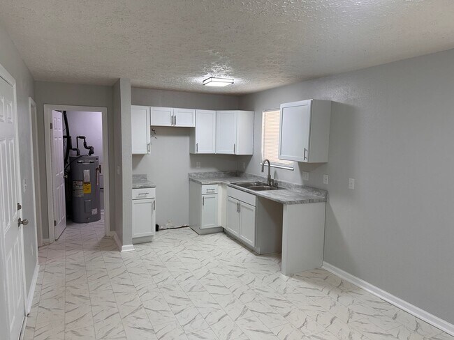 Building Photo - 4446 Aristocrat Ln
