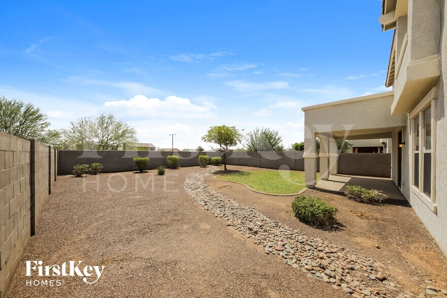 Building Photo - 25847 N 163rd Dr