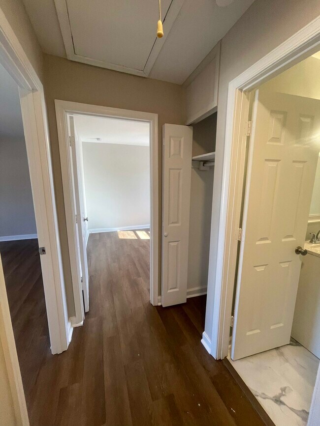 Building Photo - 134 Hickok Cir