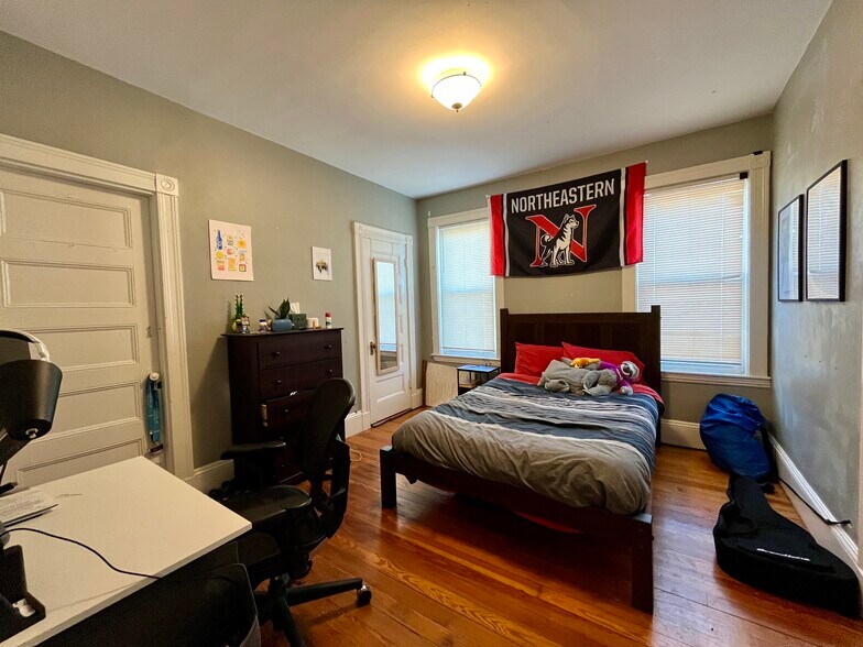 Building Photo - 83 Wensley St