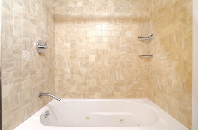 Building Photo - 9060 PALISADE Ave