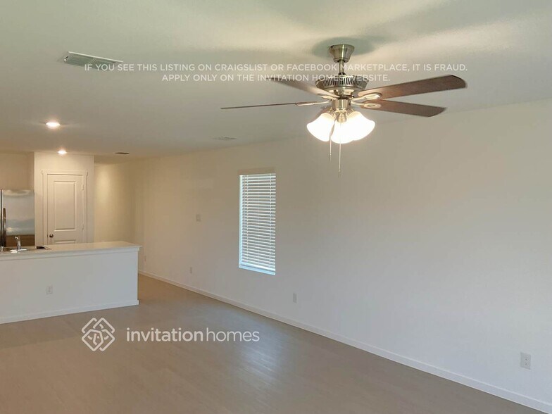 Building Photo - 1407 Merlin Blf St