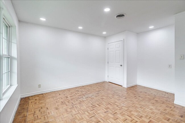 Building Photo - 1022 Herndon St