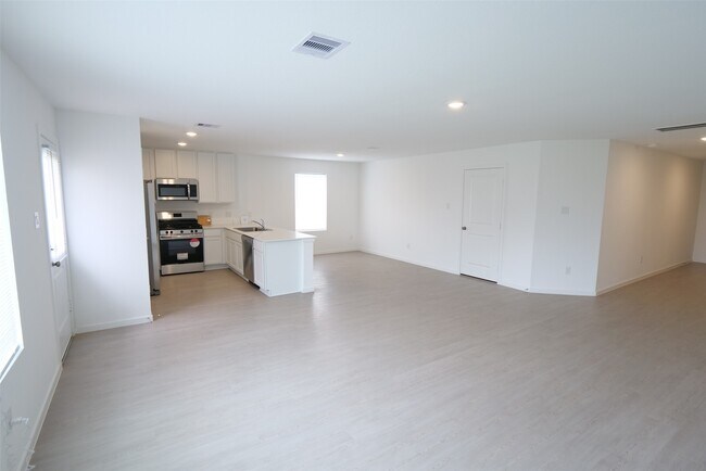 Building Photo - 26727 Feather Reed Dr
