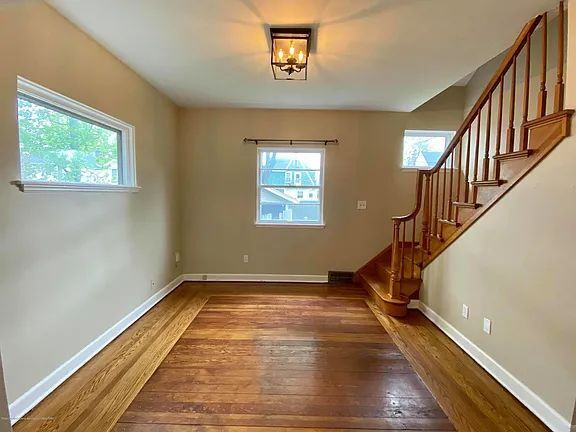 Building Photo - Charming 2-Bedroom Home in Saint Louis with Cozy 900 Sq Ft Layout!