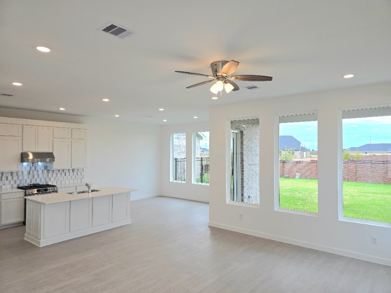 Building Photo - 27139 Blue Pool Dr