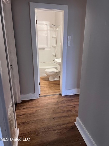 Building Photo - 2700 Pine Ave