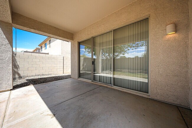 Building Photo - Charming 4BD, 2BA home in Chandler!