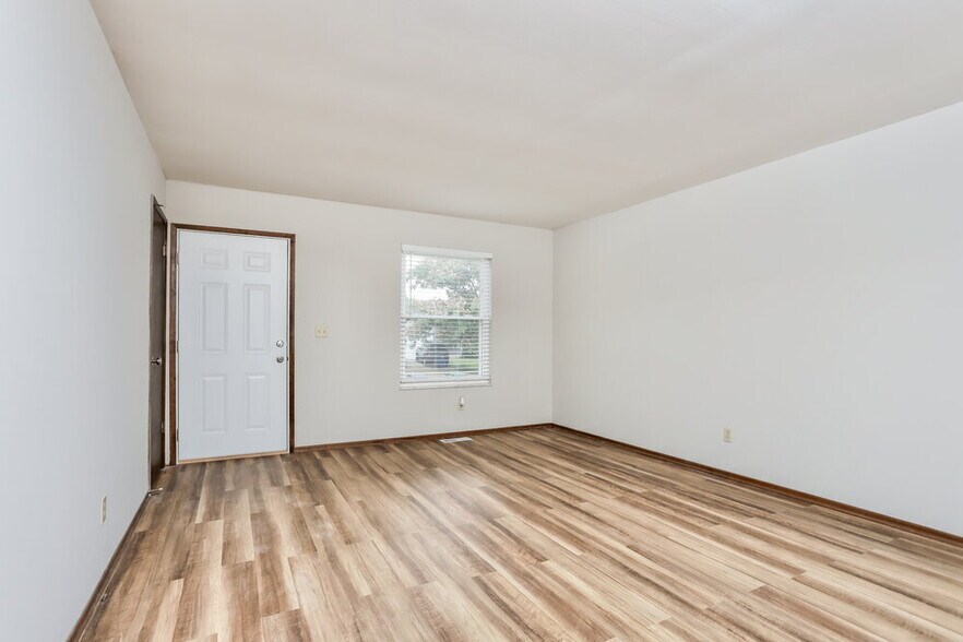 Building Photo - 1126 Borden Dr