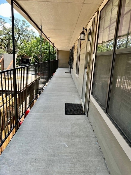 Building Photo - 606 Marshall St