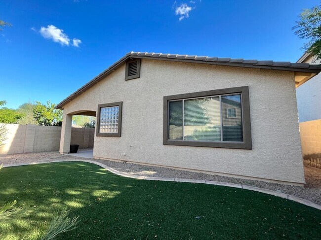 Building Photo - Cozy Cul De Sac house FOR RENT in a GREAT location