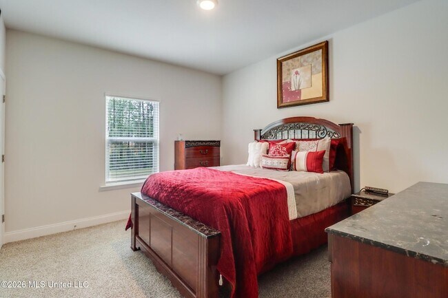 Building Photo - 4937 Fern Dr