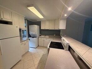 Building Photo - 3 bedroom 2 bath condo in Ridgecrest in  Waikalani comes with 2 parking