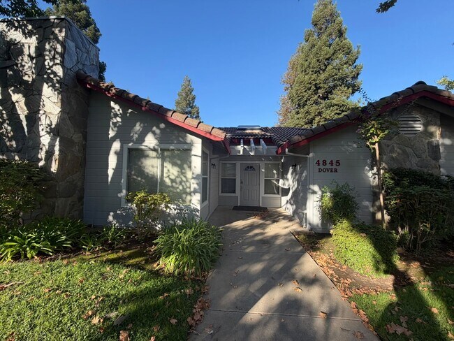 Building Photo - 7330 Stratford Pl