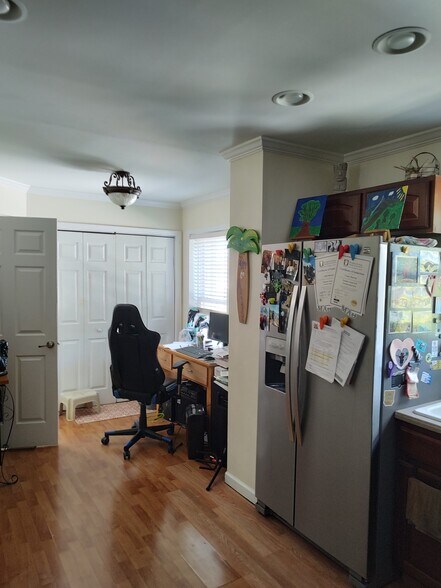 Eat in kitchen - 374 73rd St