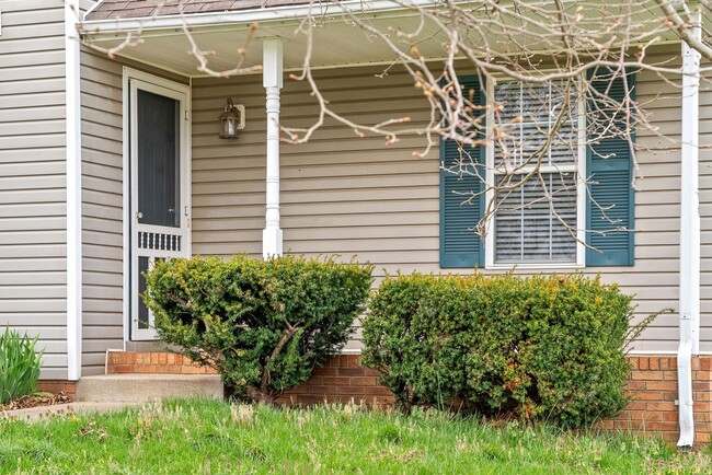 Building Photo - 3 Bedroom 2 Bath Pet Friendly Home For Ren...