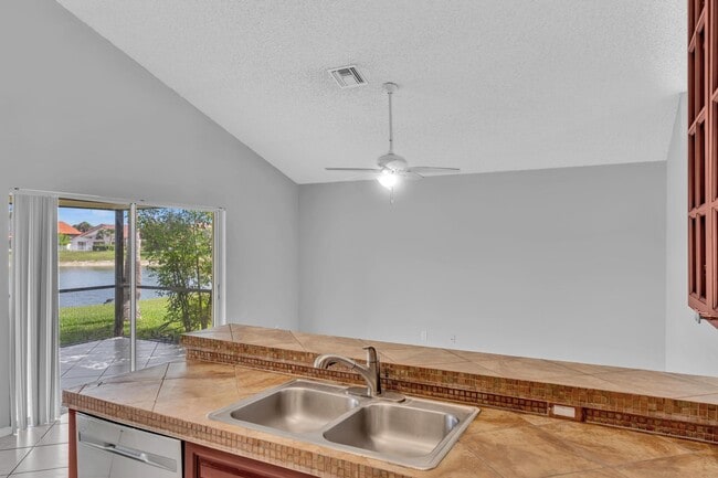 Building Photo - 22492 Middletown Dr