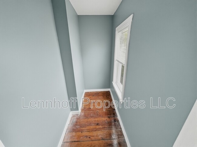 Building Photo - 142 Jewett St