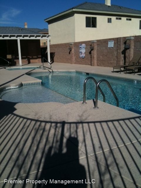 Building Photo - 3 br, 2.5 bath House - 139 Tilbury Ave*