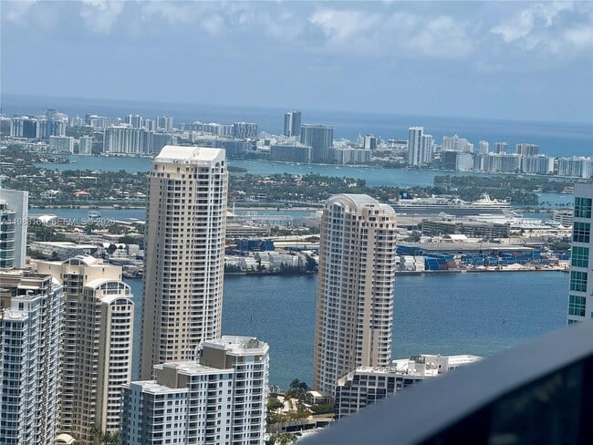 Building Photo - 1000 Brickell Plaza