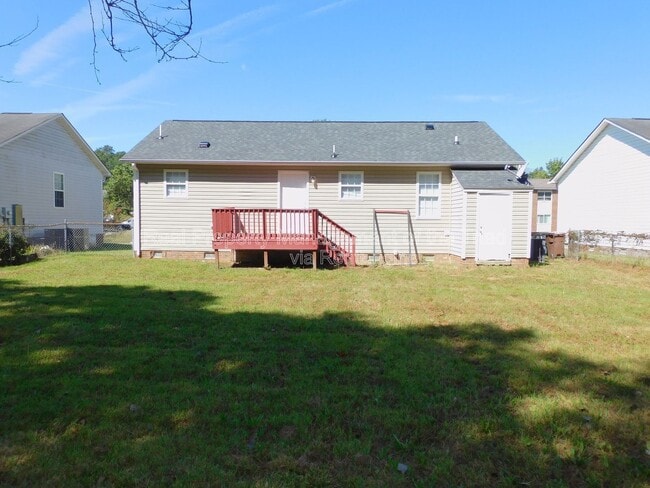 Building Photo - 814 Carrieland Dr