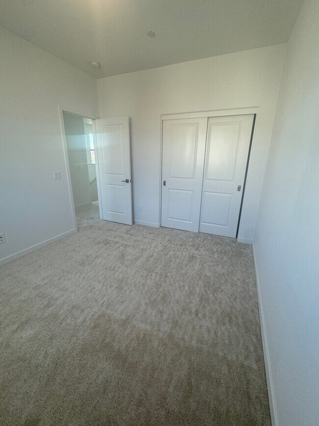 Building Photo - 3975 Lavine Wy