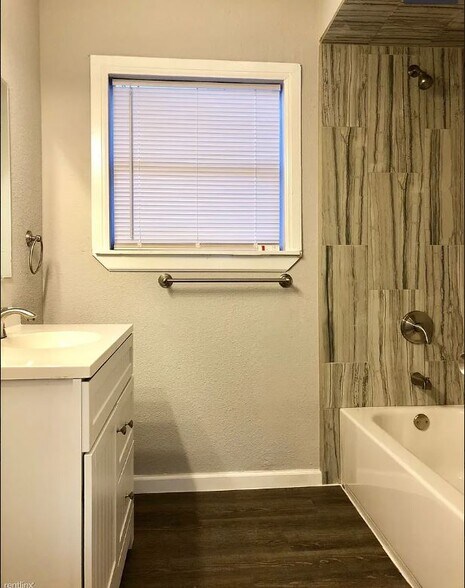 Building Photo - 1415 Mardell St