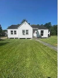 Building Photo - 4255 Woodlawn Ave