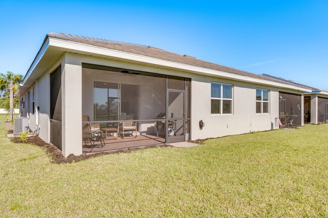 Building Photo - 217 Ibiza Lp