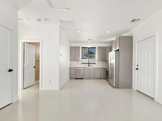 Building Photo - 33059 Rancho Vista Dr