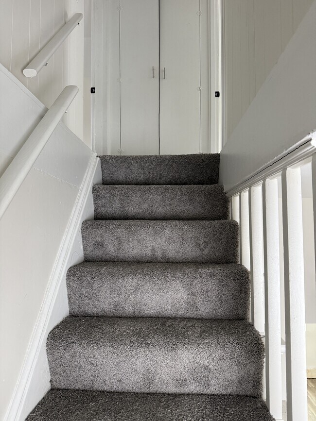 Building Photo - 809 Lamont St