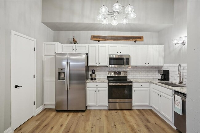 Building Photo - 1610 Liberty Ln