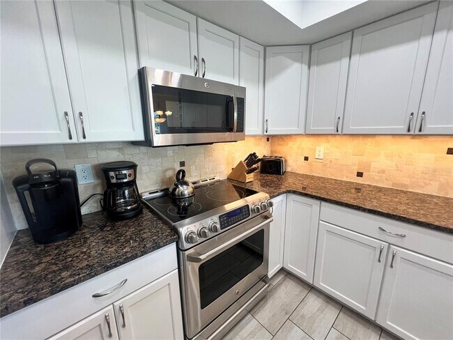 Building Photo - 1001 Point of Rocks Rd