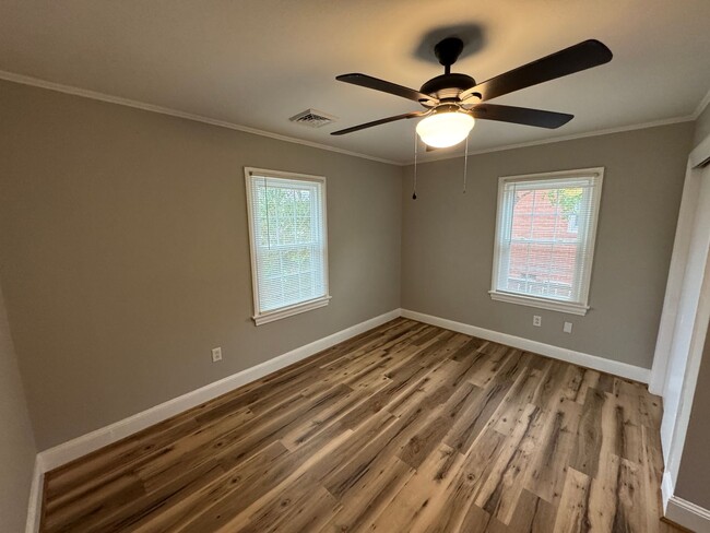 Building Photo - Like New Construction - Premium Finishes T...