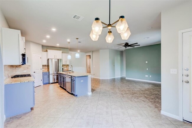 Building Photo - 245 Deep Creek Dr
