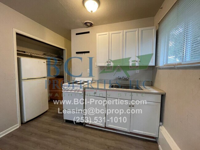 Building Photo - LAW-5503