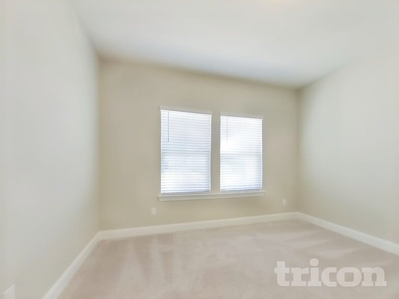 Building Photo - 1245 Dutch peak